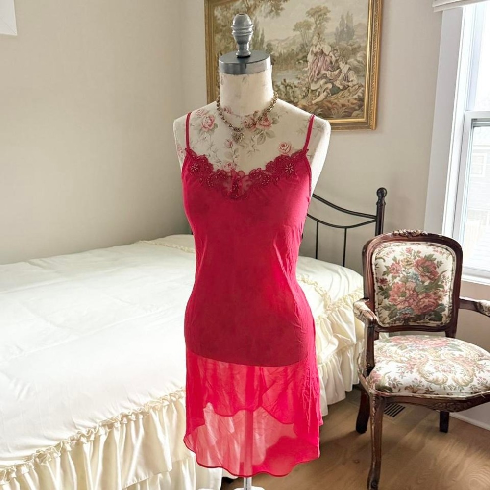 y2k secret treasures red‎ sheer slip size small